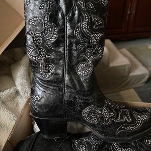 Crystal Inlay Woman’s Black Leather Western Boot